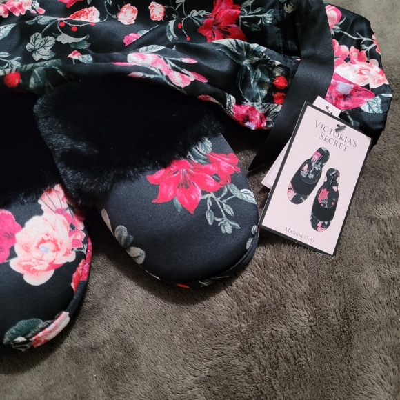 Victorias secret floral satin slippers! - Picture 3 of 3